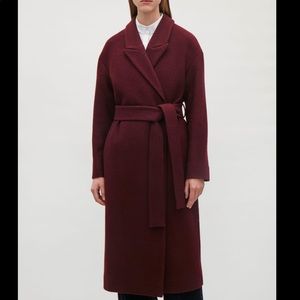 Bordeaux/Burgundy COS Wool coat in EUR 36